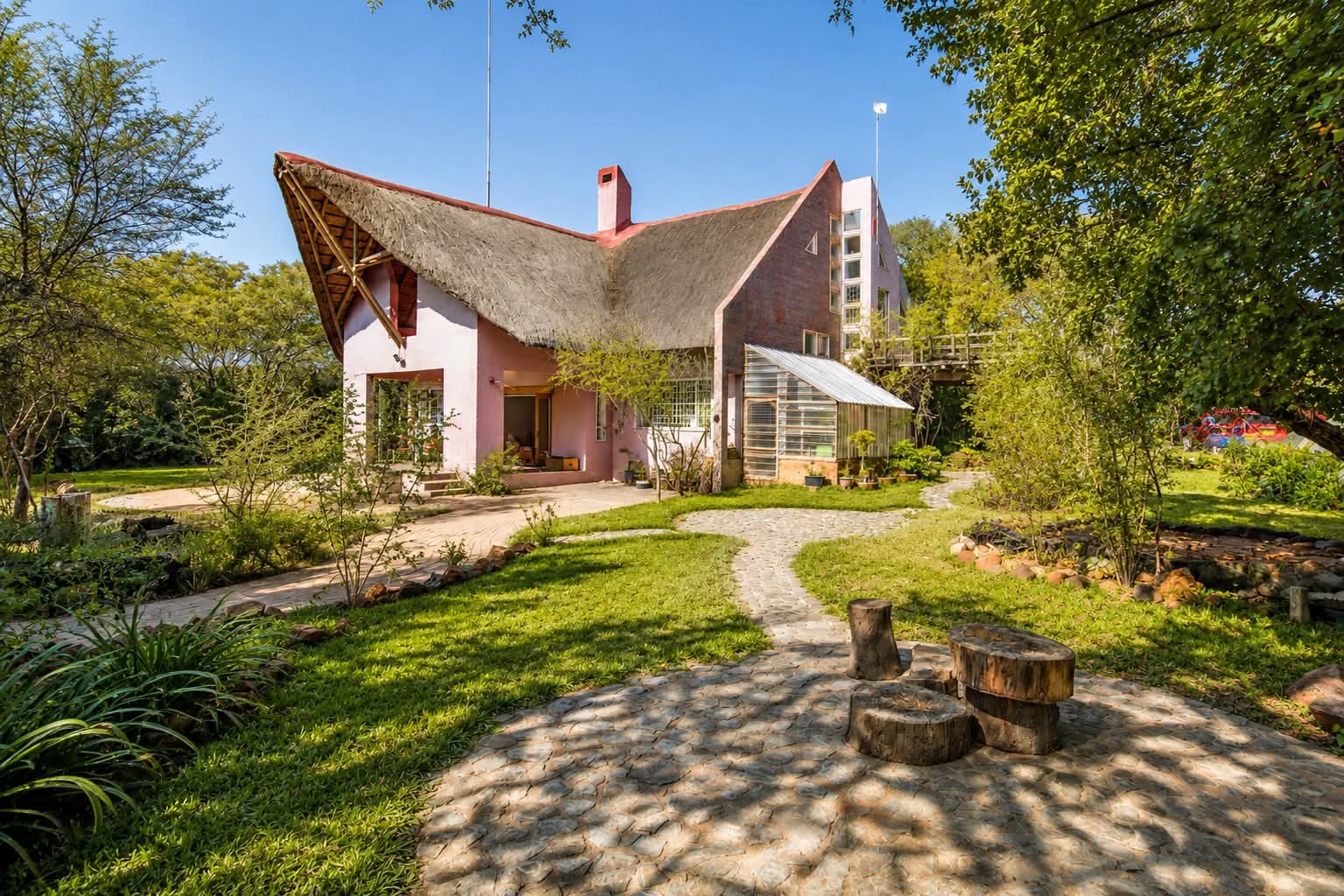 Beautiful 3-Bedroom Smallholding for Sale